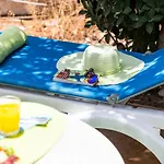 101 Bright With Pool View