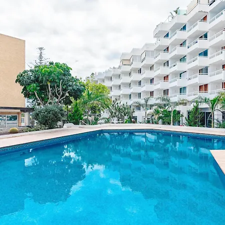 101 Bright With Pool View Apartman