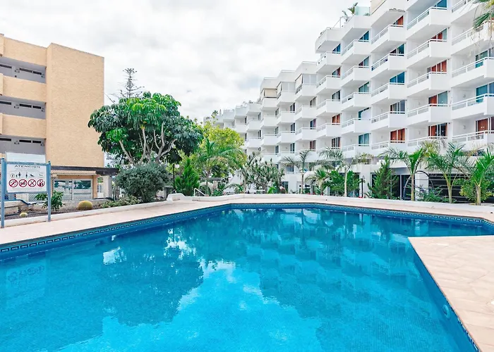 101 Bright With Pool View Apartament