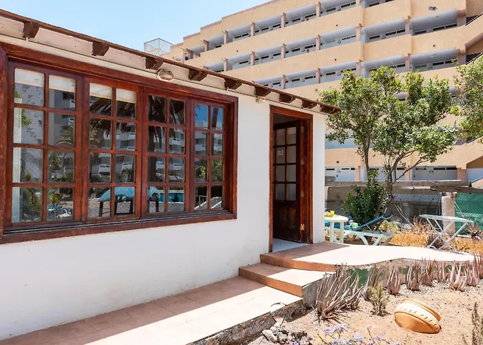 101 Bright With Pool View Apartament